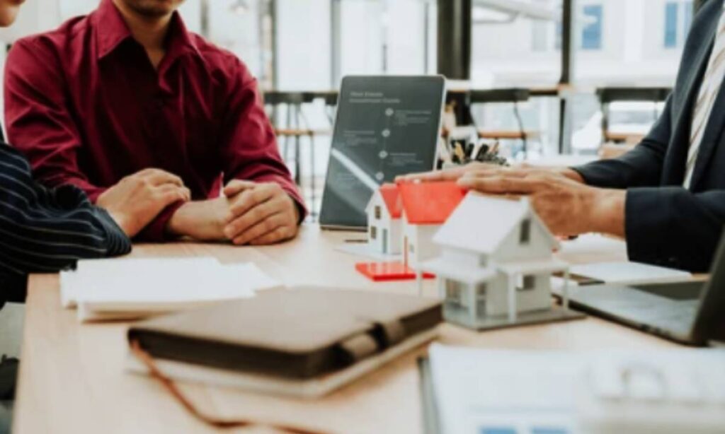 Society Members Oppose Redevelopment